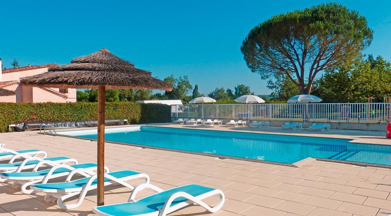 Camping Le Clos De La Lere Cayriech Exterior photo