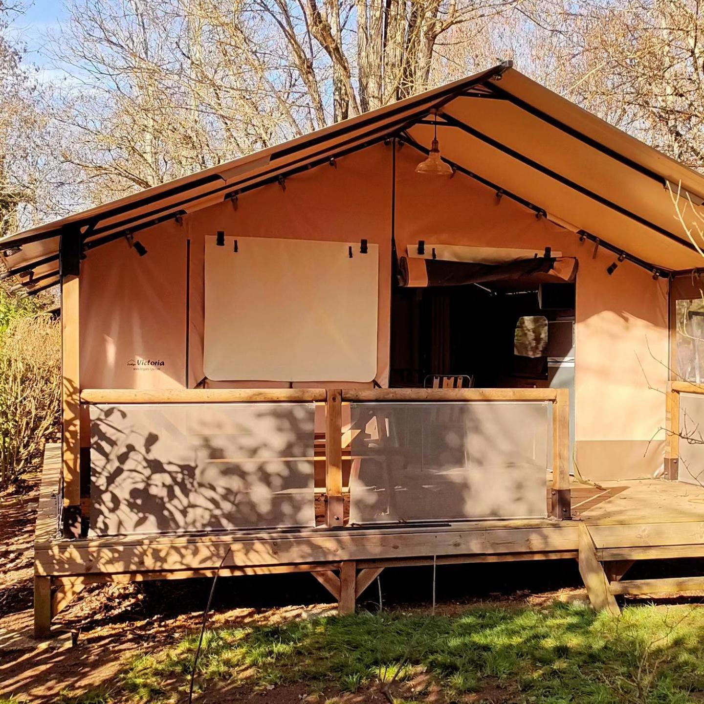 Camping Le Clos De La Lere Cayriech Exterior photo