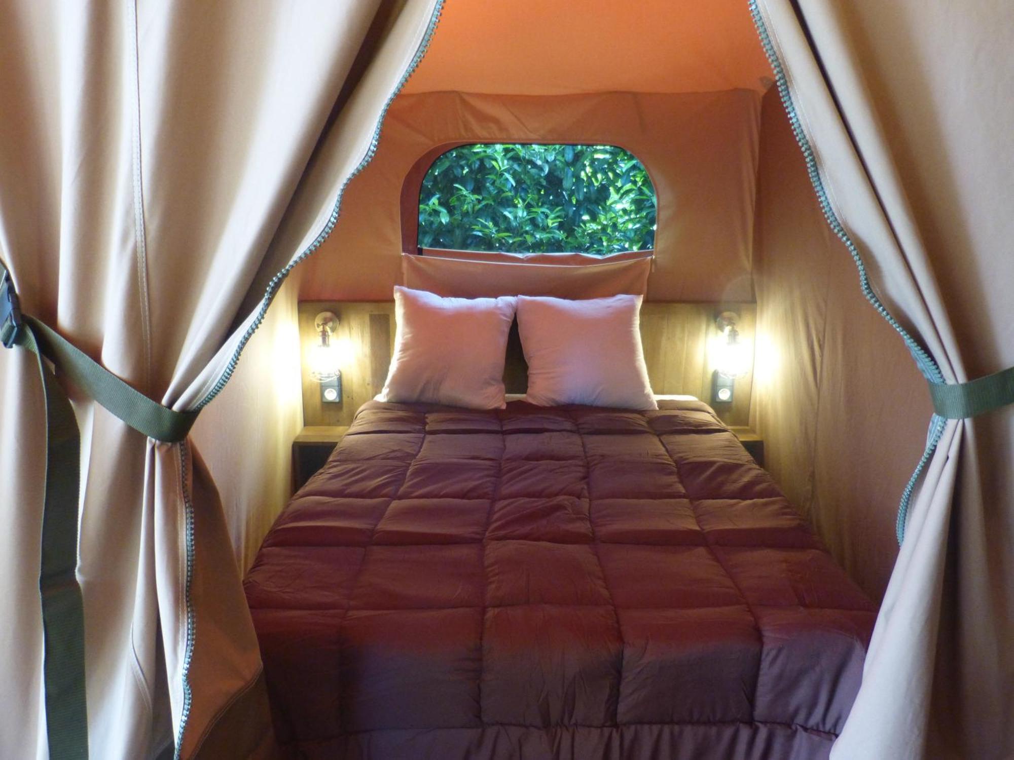 Camping Le Clos De La Lere Cayriech Exterior photo